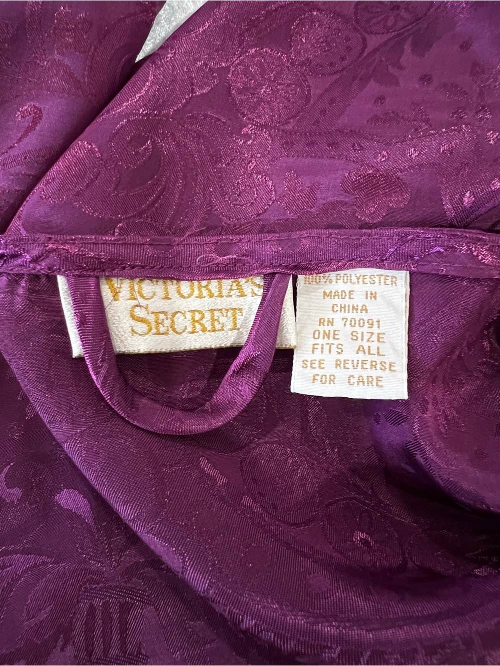 Victoria’s Secret Vintage Gold Label Damask Print Robe 3/4 Sleeve Burgundy O/S - Picture 9 of 10